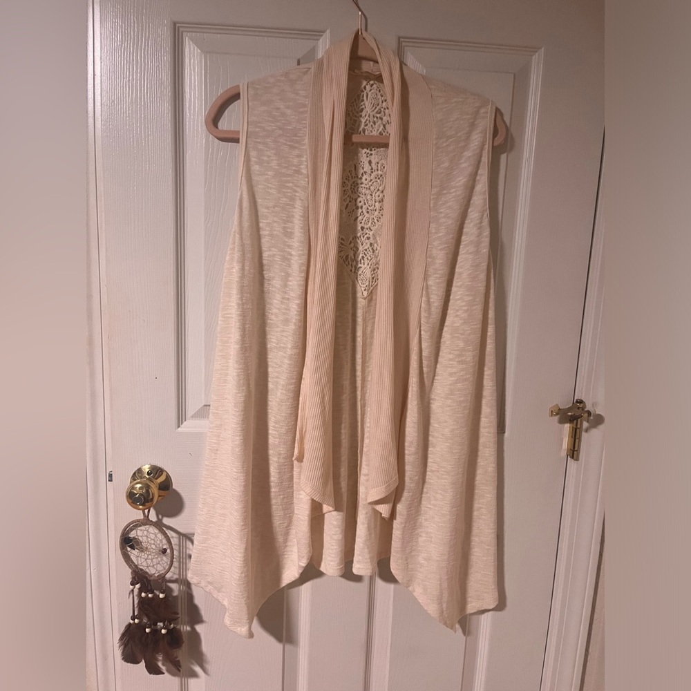 Woman’s Cream Cardigan Size S